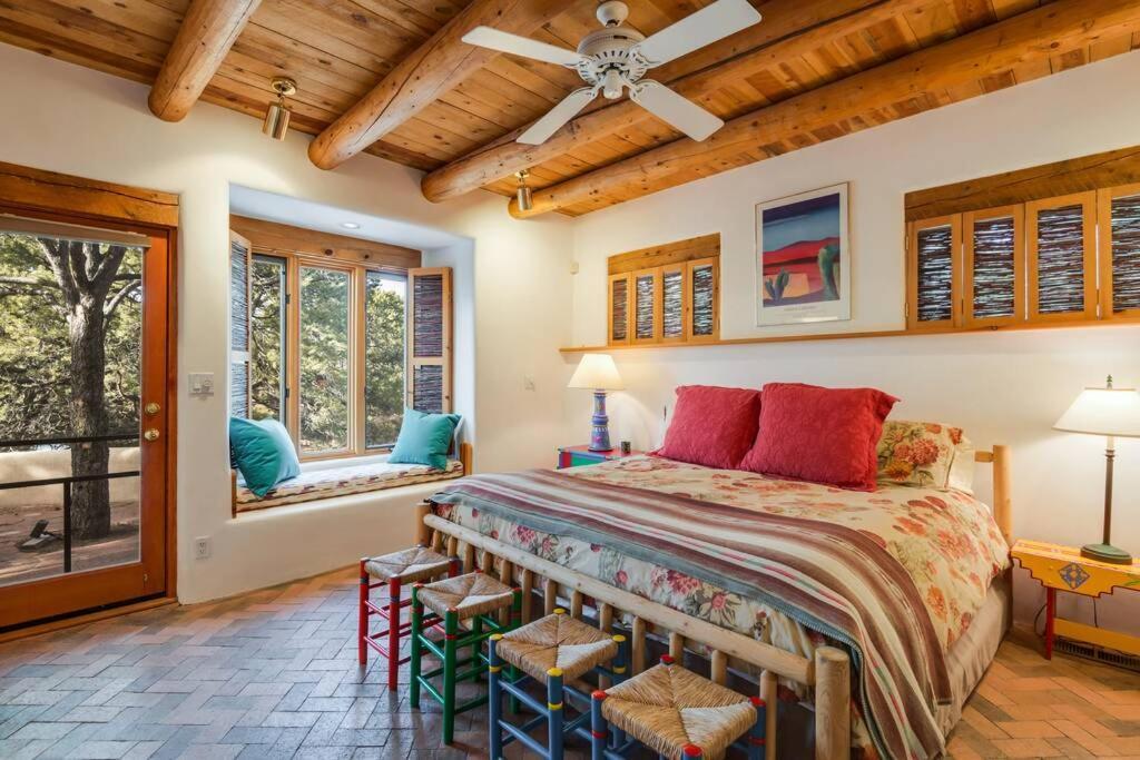 Foothills Retreat- Patios, Rooftop Deck, Quiet, 2br Santa Fé